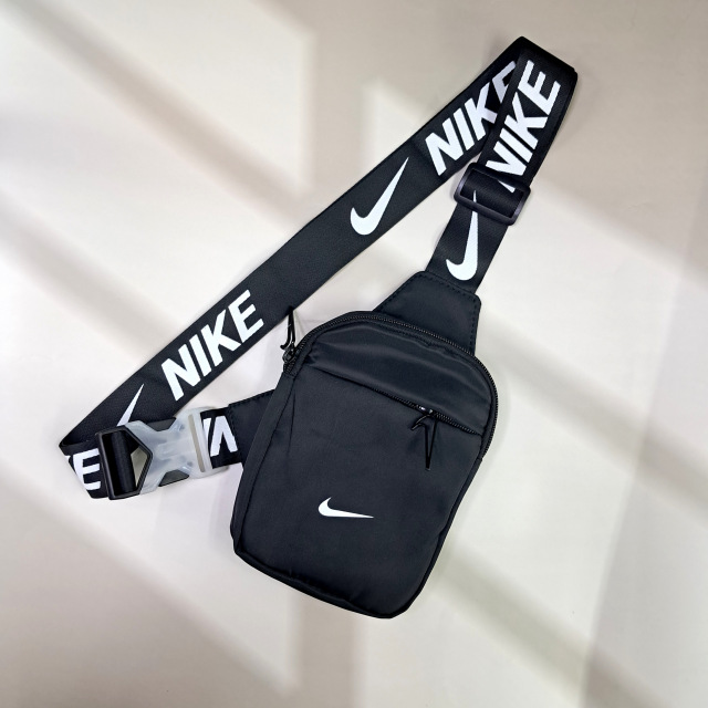 Сумка-месенджер Nike, чорна