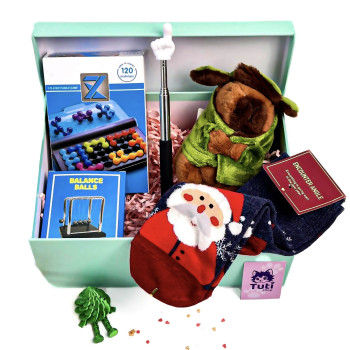 Подарунковий набір для хлопців (шкарпетки, брелок Капібара, указка палець, маятник кулі Ньютона, Настільна IQ-гра, 3D ялинка)