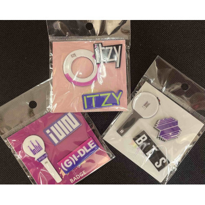Набір K-Pop значків з 3 шт.