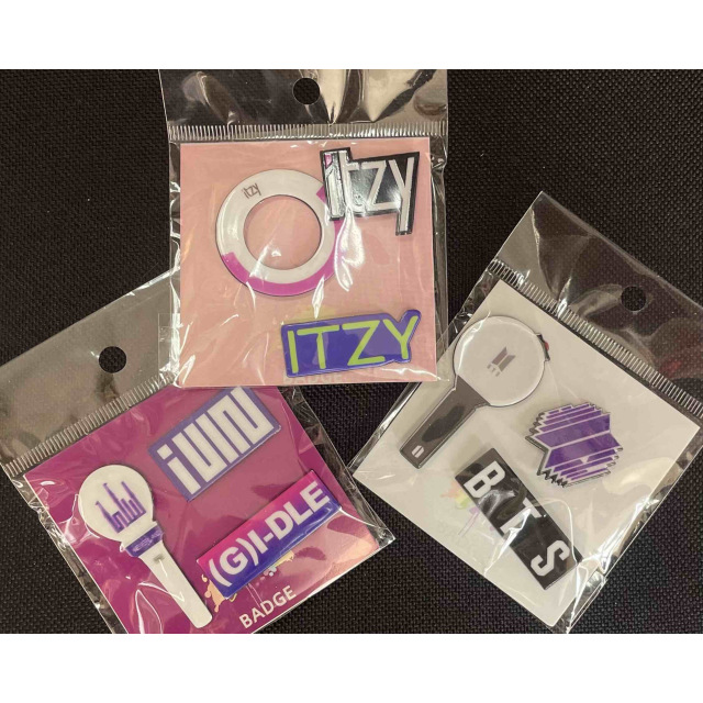 Набір K-Pop значків з 3 шт.