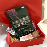 Подарунковий набір для дівчат (крейда для волосся, брелок лапка, підводка 2 в 1, бальзам)