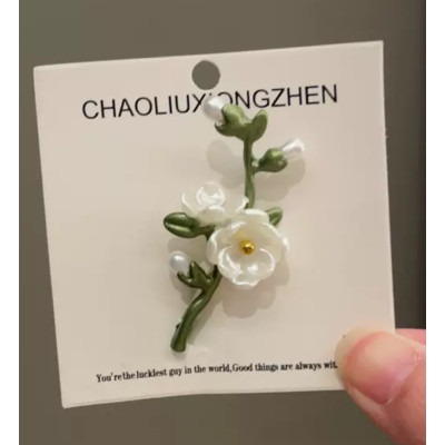 Брошка Магнолія Зелена