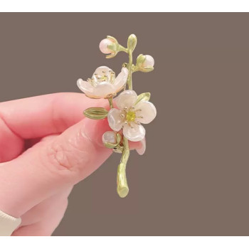 Брошка Магнолія Оливкова