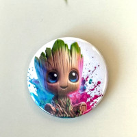 Значок Малюк Грут – Твій Космічний Захисник