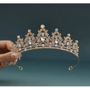 Золота корона- діадема зі сяючими стразами