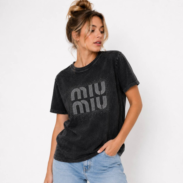 Жіноча футболка Miu Miu з ефектом «варенки» та стразами
